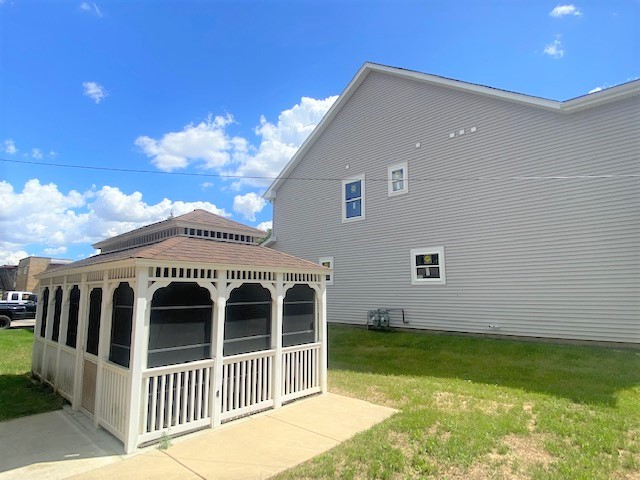 302 S Lodge Lane, Lombard, IL 60148