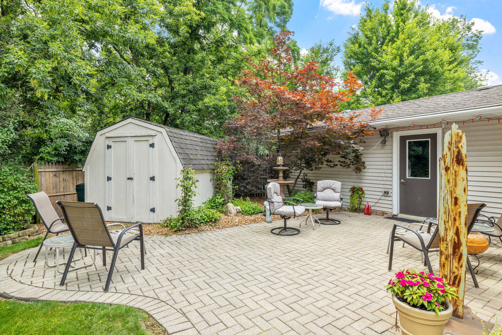 6651 Dunham Road, Downers Grove, IL 60516