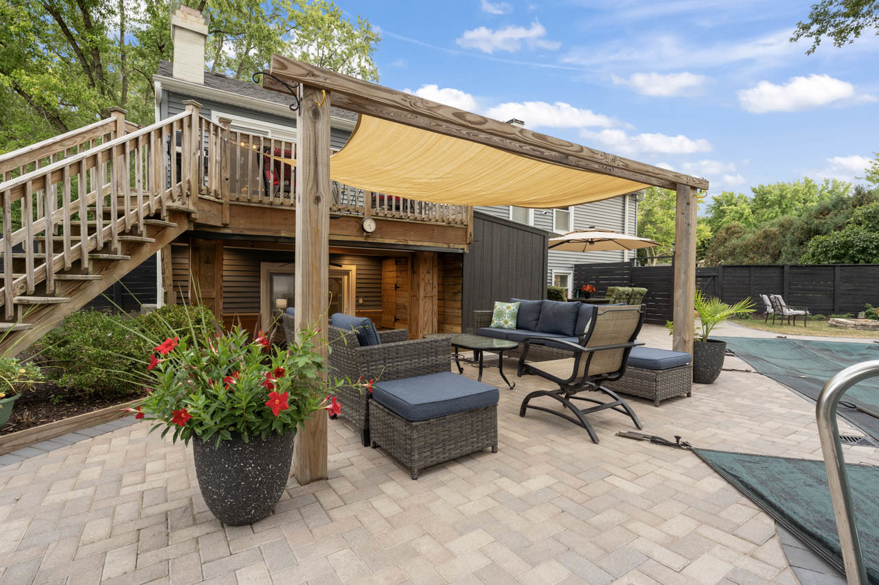 27W375 Oakwood Street, Winfield, IL 60190