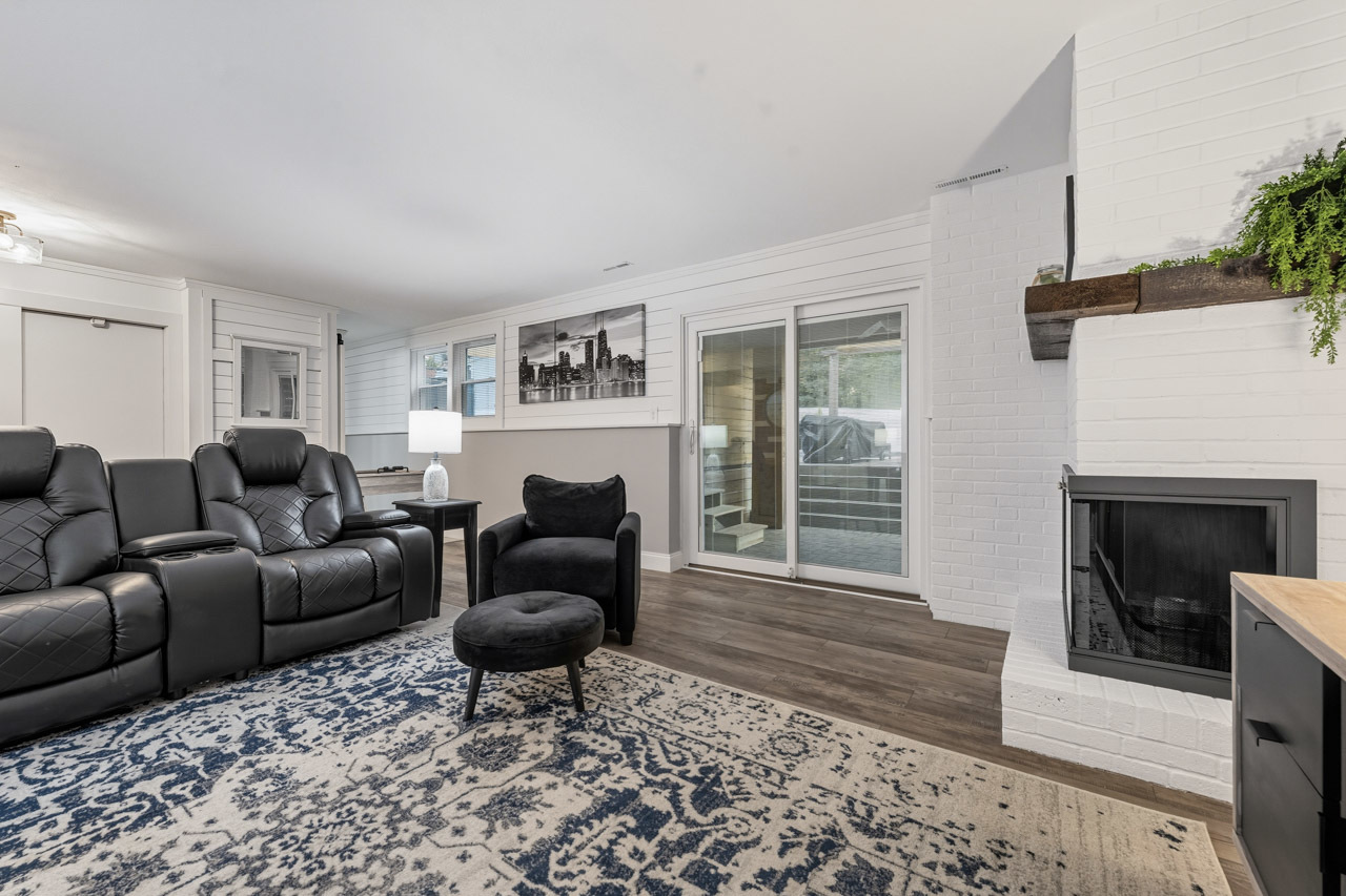 27W375 Oakwood Street, Winfield, IL 60190
