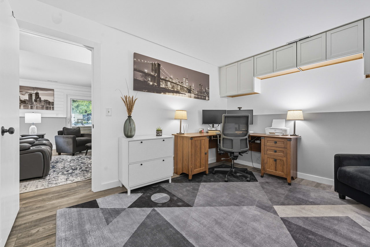 27W375 Oakwood Street, Winfield, IL 60190