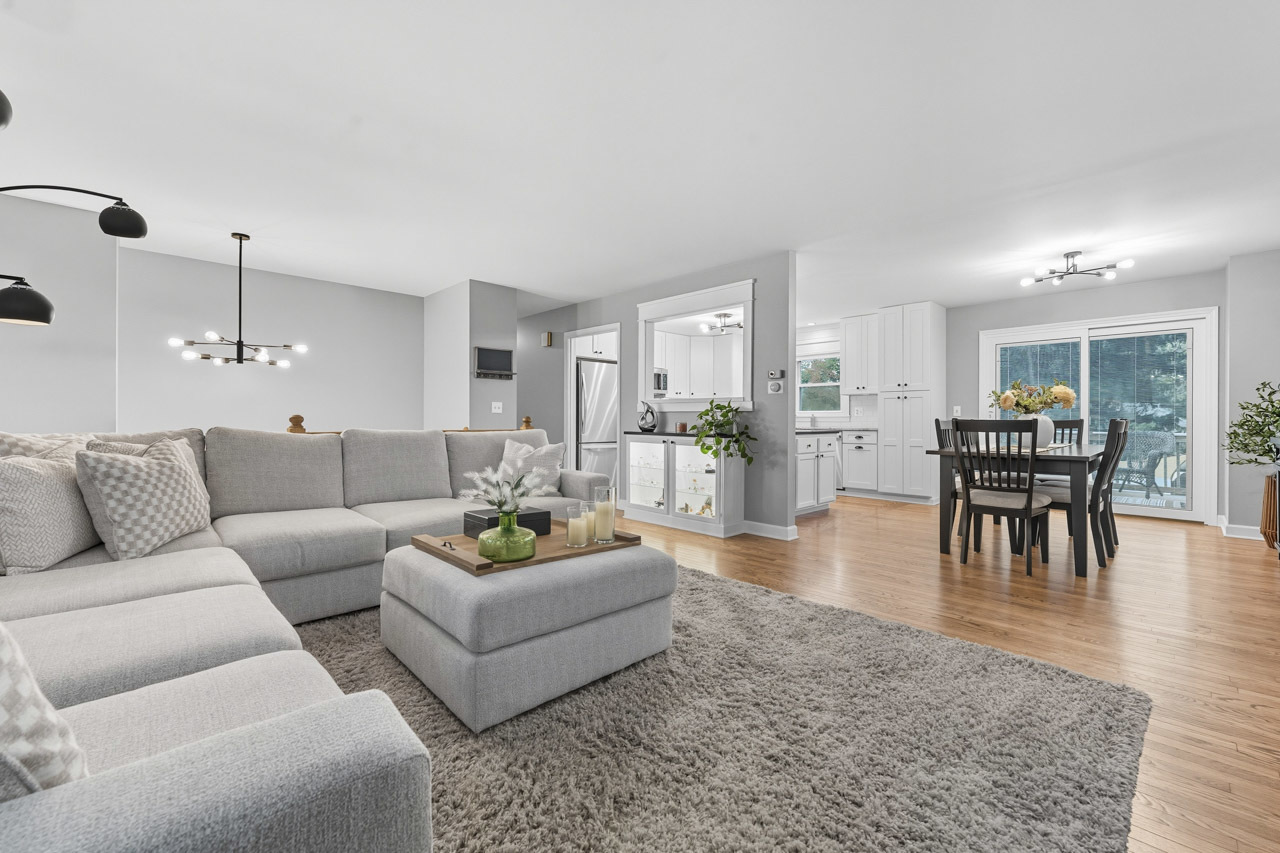 27W375 Oakwood Street, Winfield, IL 60190