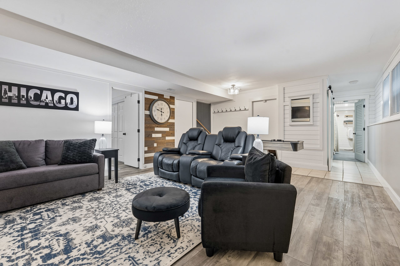 27W375 Oakwood Street, Winfield, IL 60190