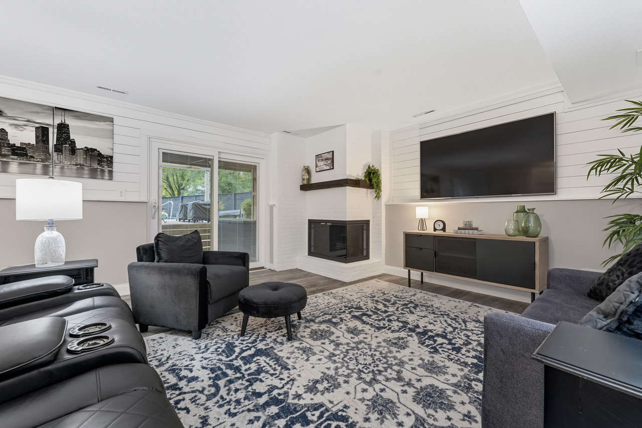 27W375 Oakwood Street, Winfield, IL 60190