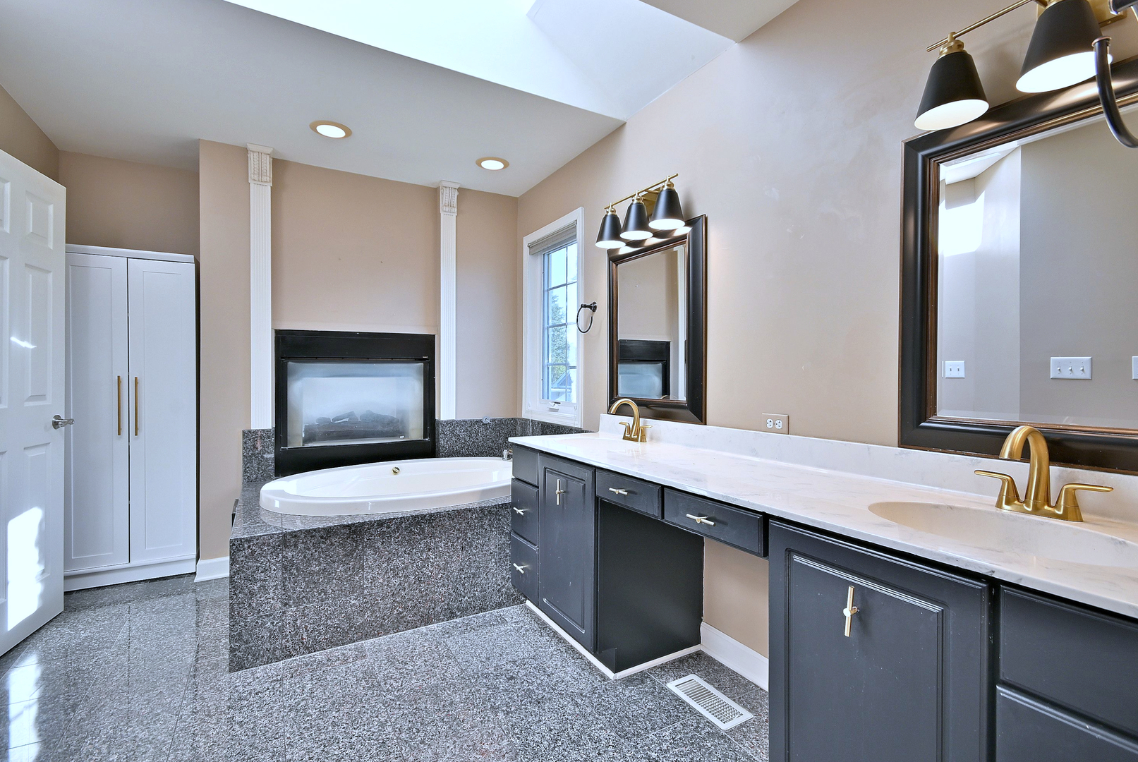 3816 Rosada Drive, Naperville, IL 60564