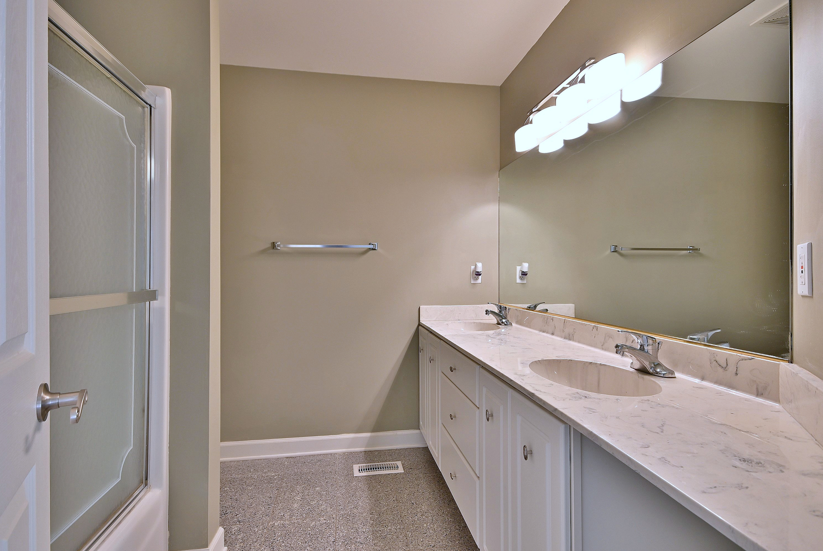 3816 Rosada Drive, Naperville, IL 60564