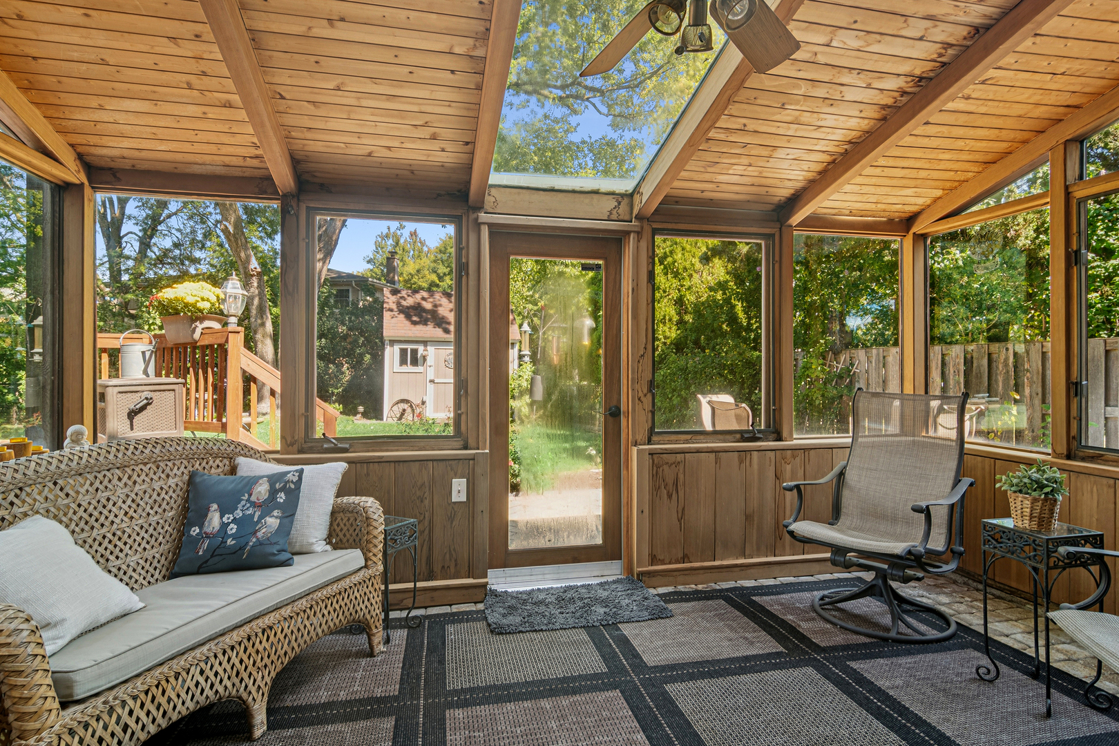 1102 E Waverly Drive, Arlington Heights, IL 60004