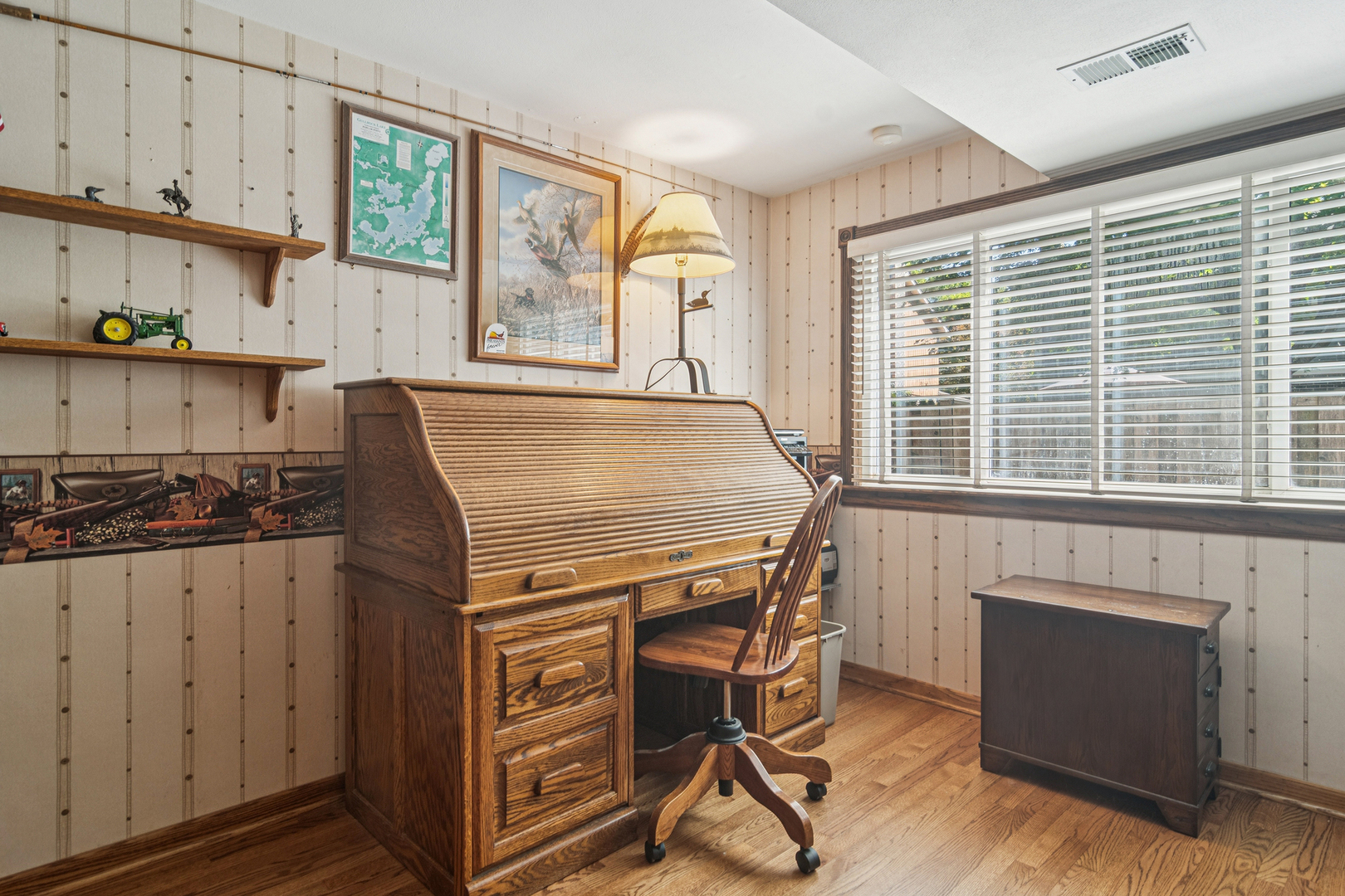 1102 E Waverly Drive, Arlington Heights, IL 60004