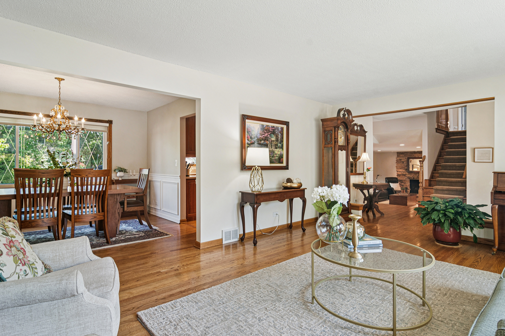 1102 E Waverly Drive, Arlington Heights, IL 60004