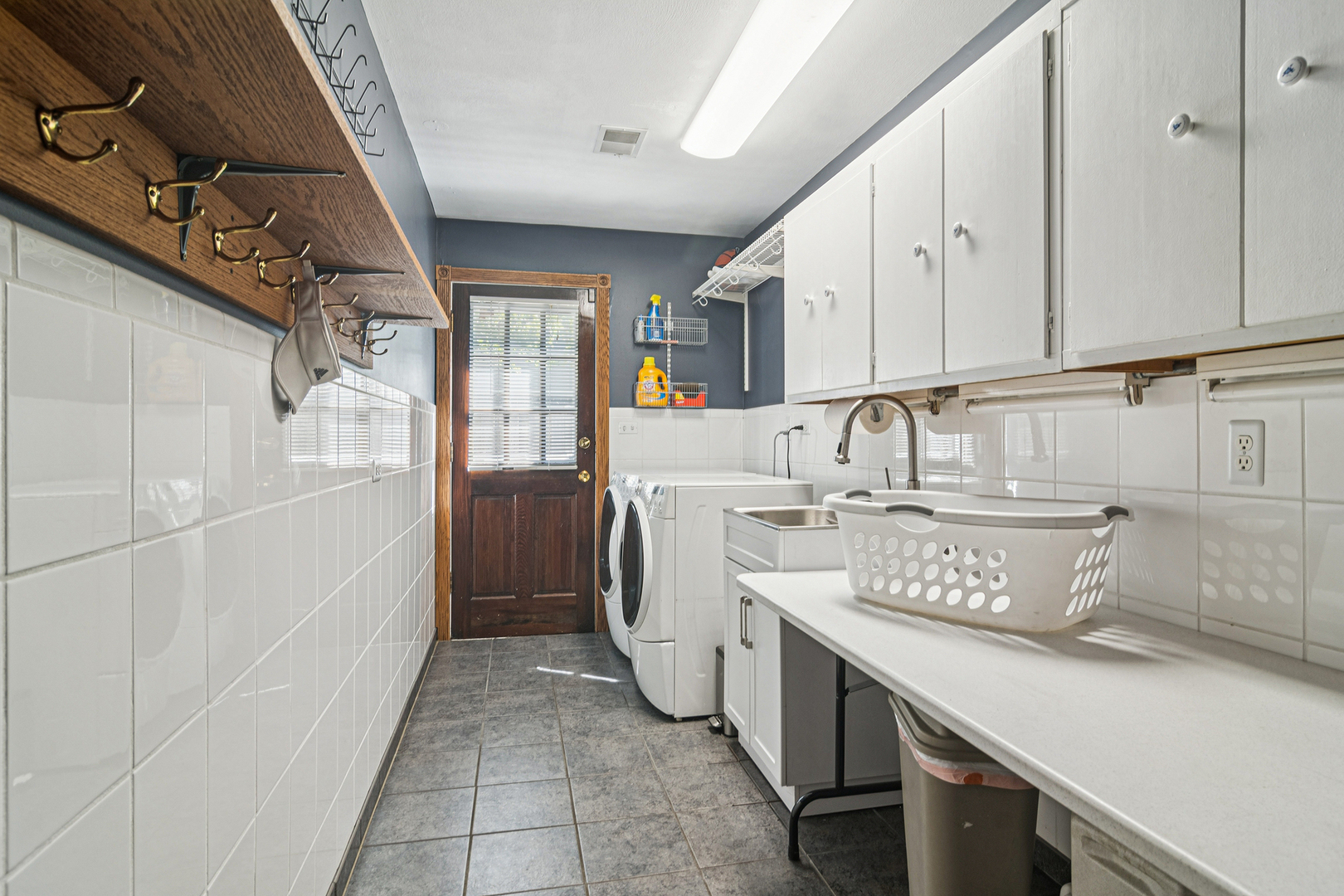 1102 E Waverly Drive, Arlington Heights, IL 60004