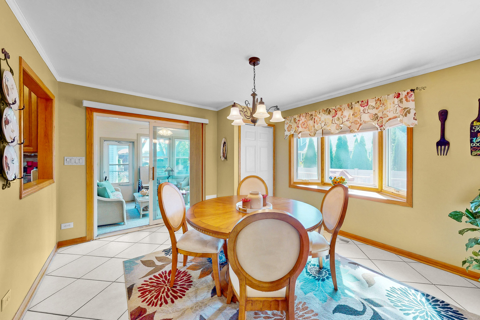 1517 White Trail, Elk Grove Village, IL 60007