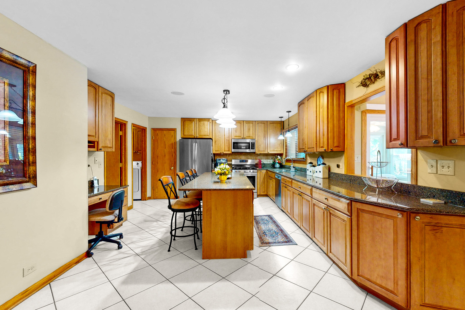 1517 White Trail, Elk Grove Village, IL 60007