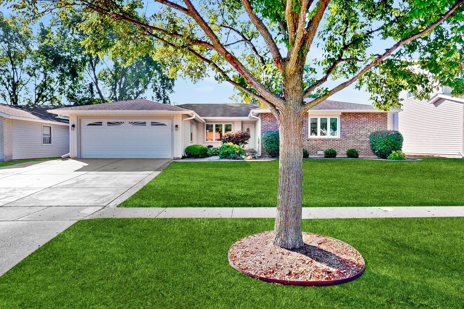 1517 White Trail, Elk Grove Village, IL 60007