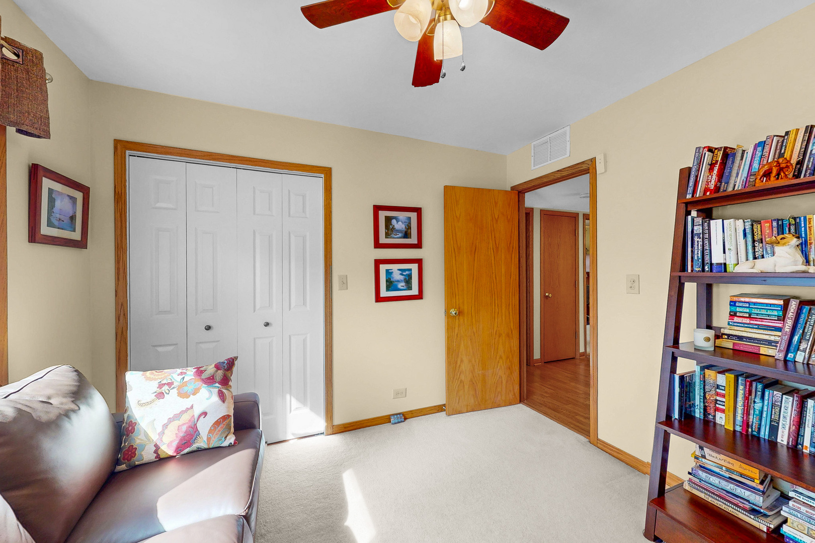 1517 White Trail, Elk Grove Village, IL 60007
