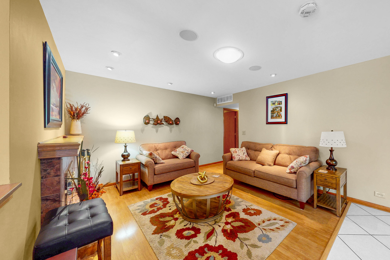 1517 White Trail, Elk Grove Village, IL 60007