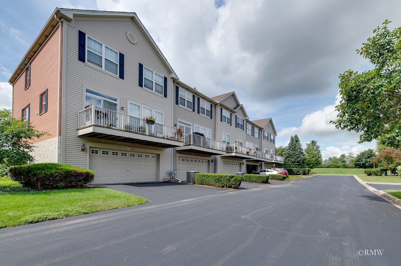 1618 Thornbury Drive #122-4, Bartlett, IL 60103