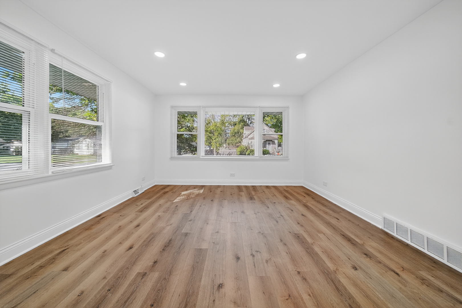 3045 Peoria Street, Steger, IL 60475