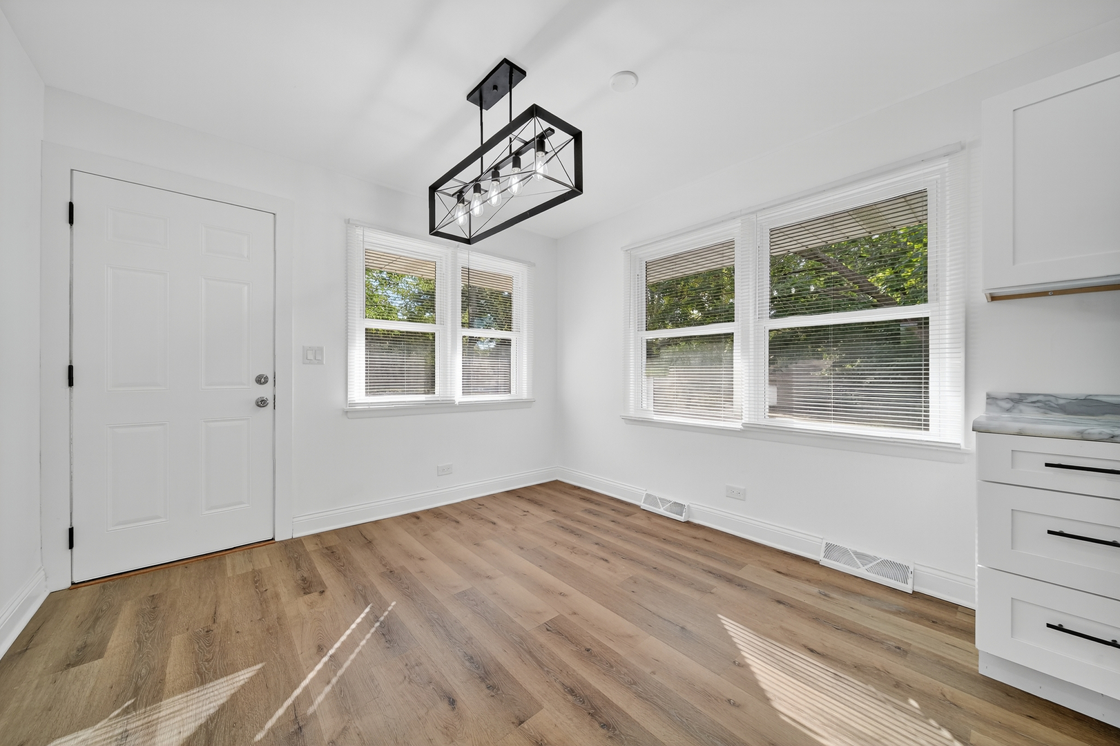 3045 Peoria Street, Steger, IL 60475