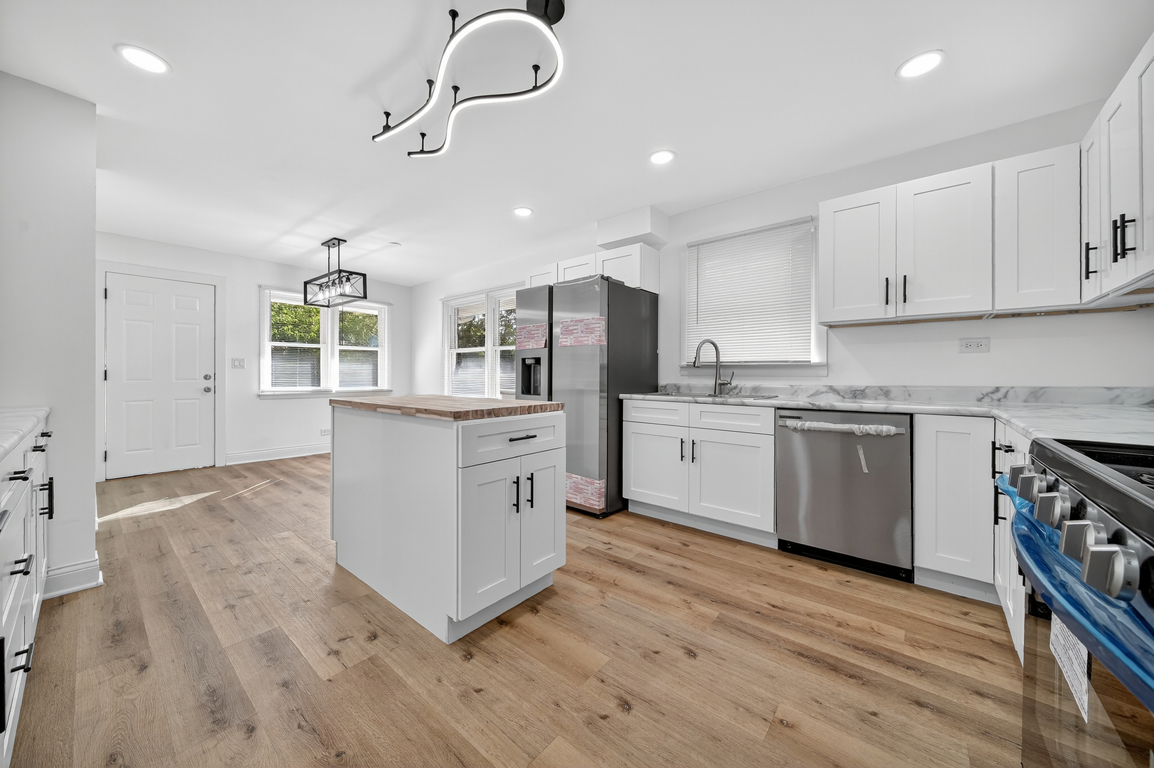 3045 Peoria Street, Steger, IL 60475