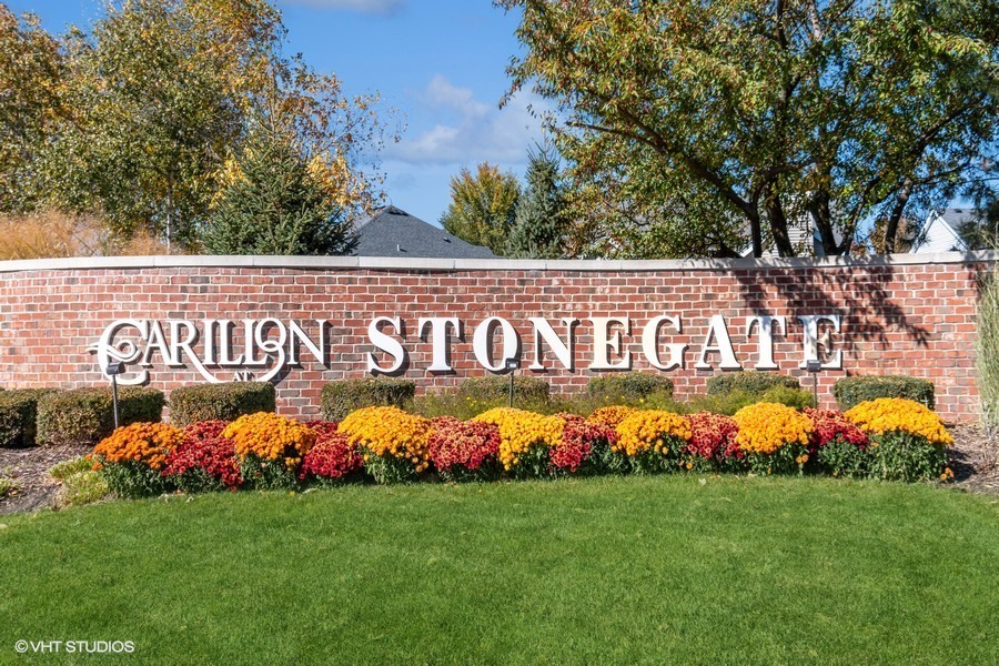 1504 Mansfield Drive, Aurora, IL 60502