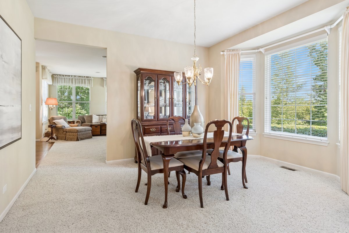 1504 Mansfield Drive, Aurora, IL 60502