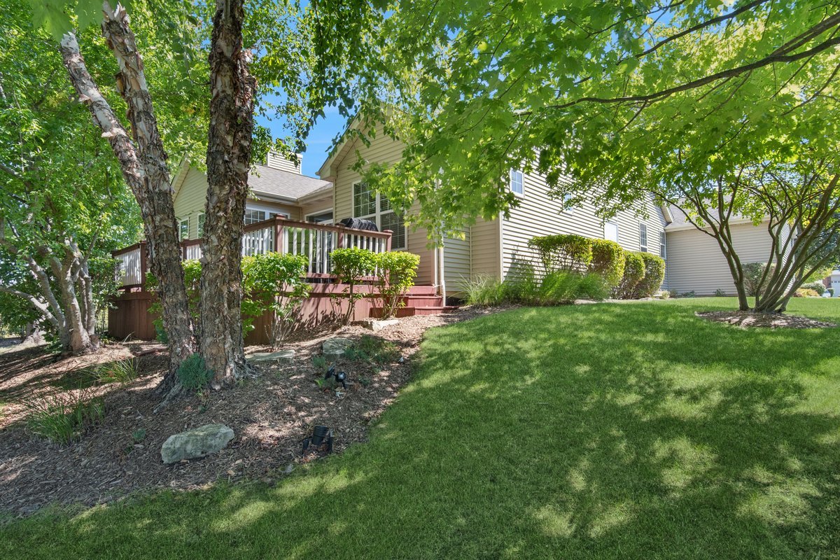 1504 Mansfield Drive, Aurora, IL 60502