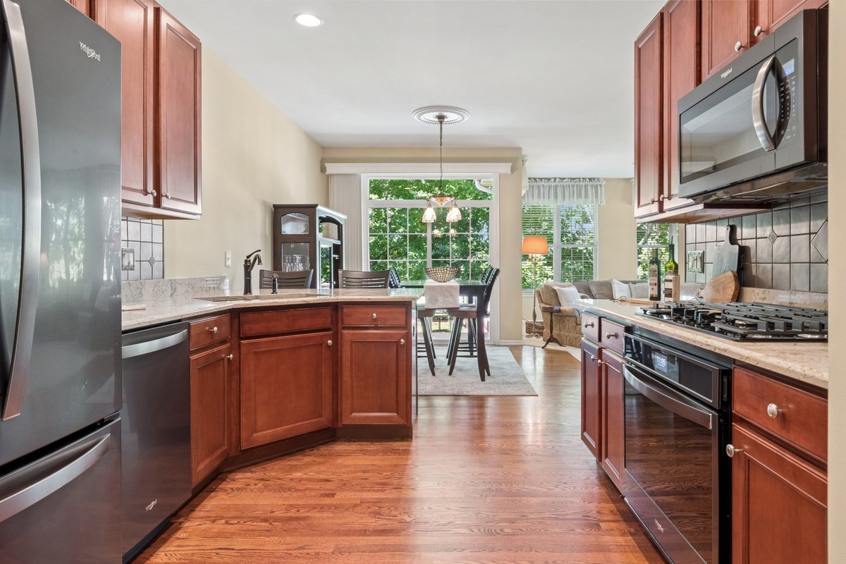 1504 Mansfield Drive, Aurora, IL 60502