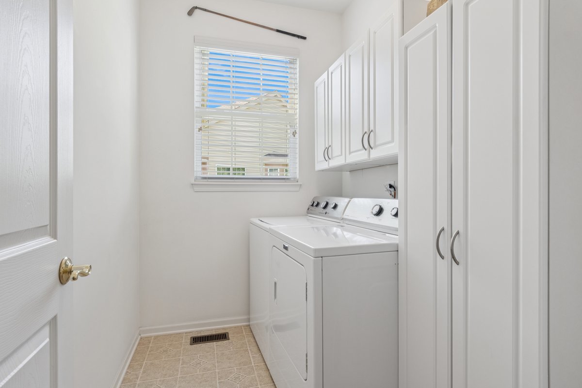 1504 Mansfield Drive, Aurora, IL 60502