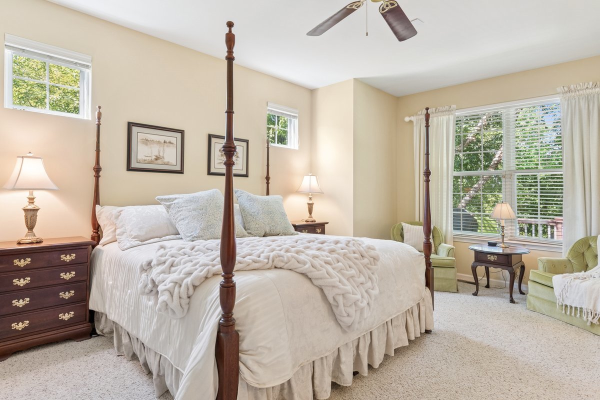 1504 Mansfield Drive, Aurora, IL 60502