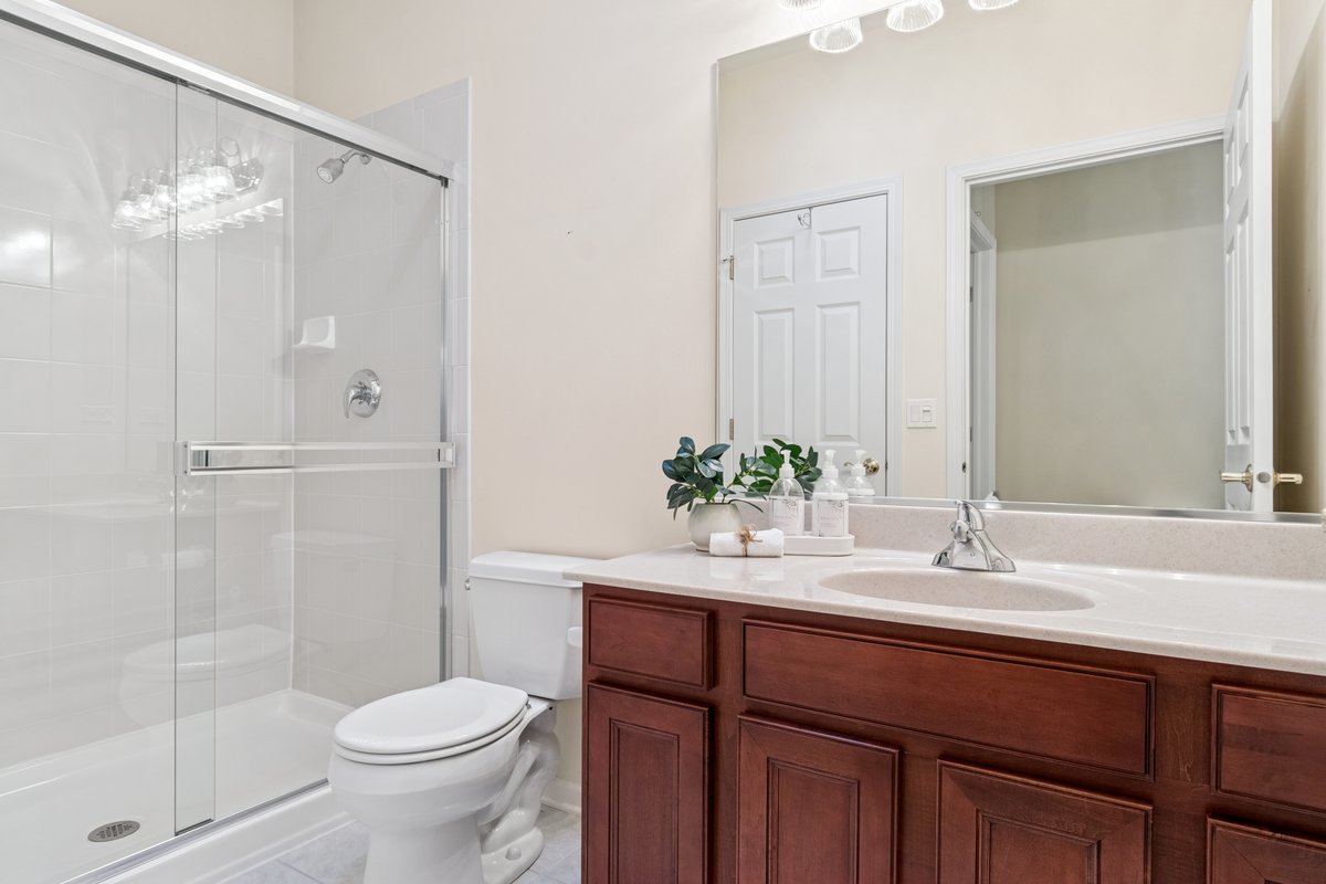 1504 Mansfield Drive, Aurora, IL 60502