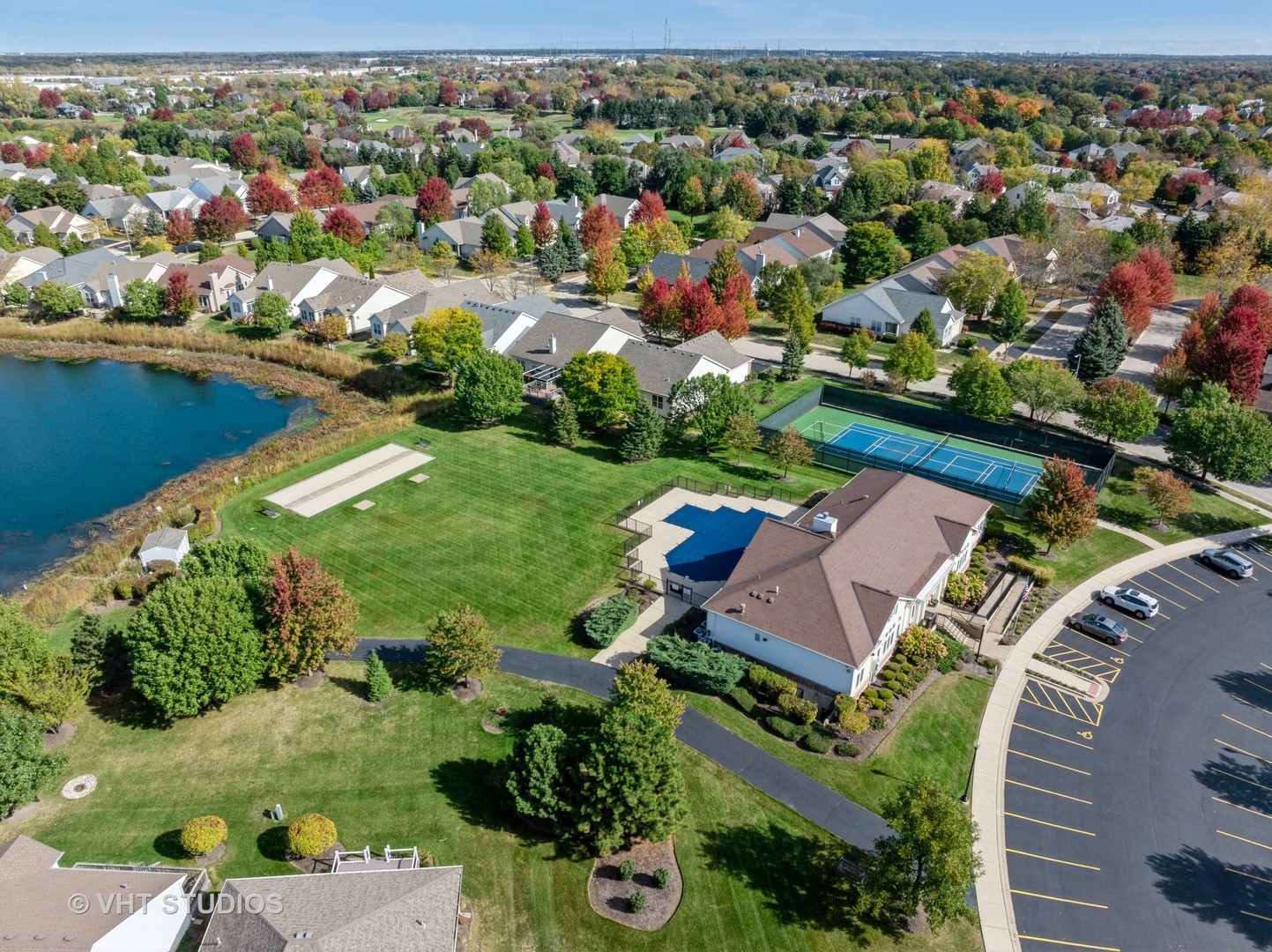 1504 Mansfield Drive, Aurora, IL 60502