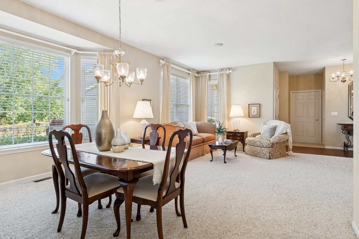 1504 Mansfield Drive, Aurora, IL 60502