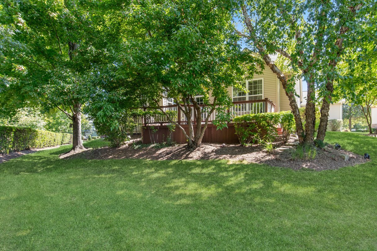 1504 Mansfield Drive, Aurora, IL 60502