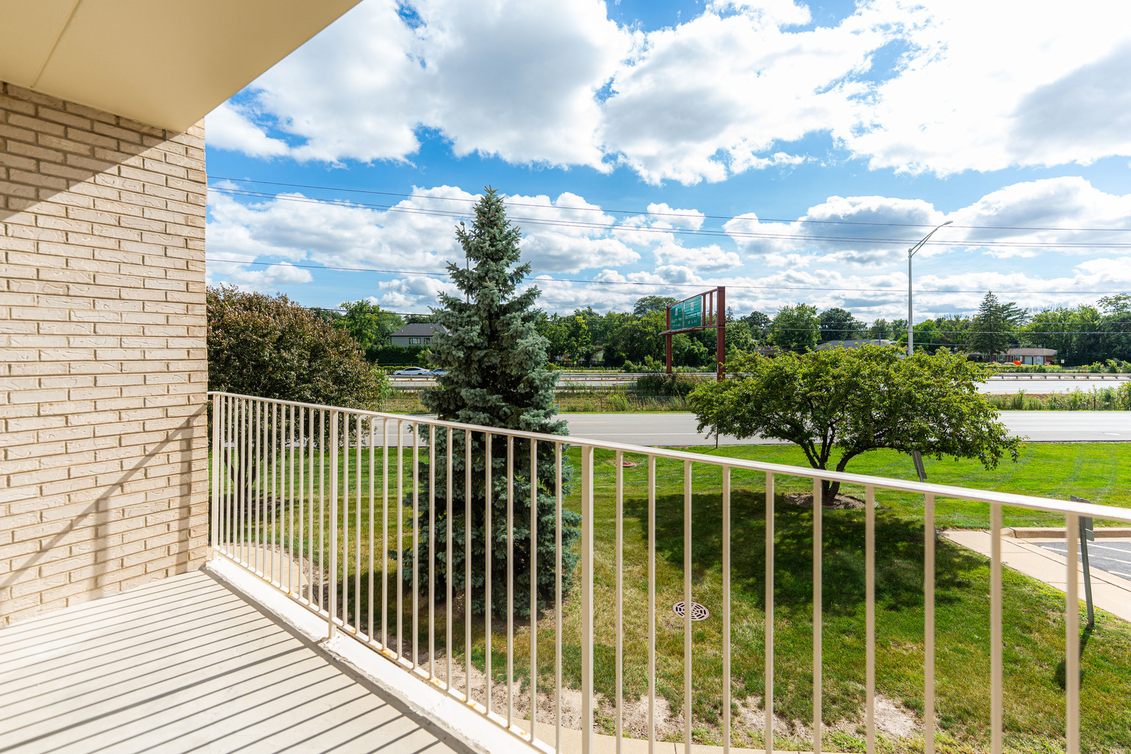 201 W Brush Hill Road #107, Elmhurst, IL 60126