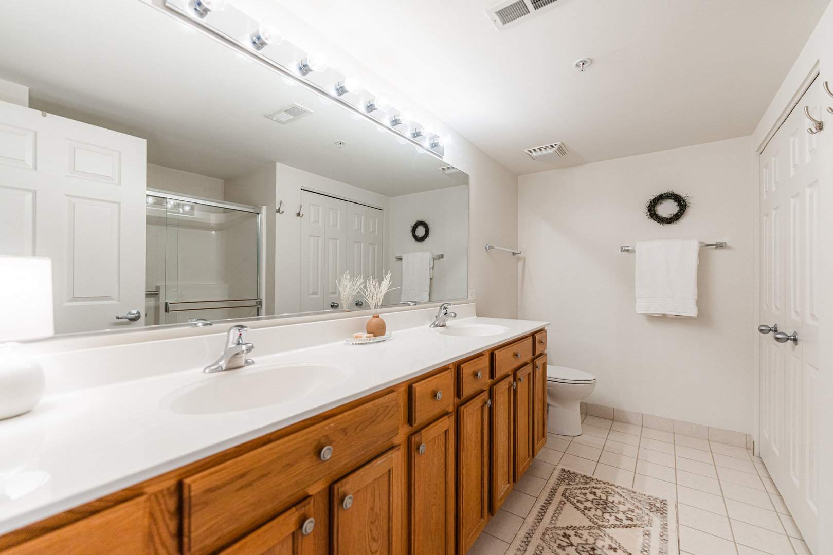 201 W Brush Hill Road #107, Elmhurst, IL 60126