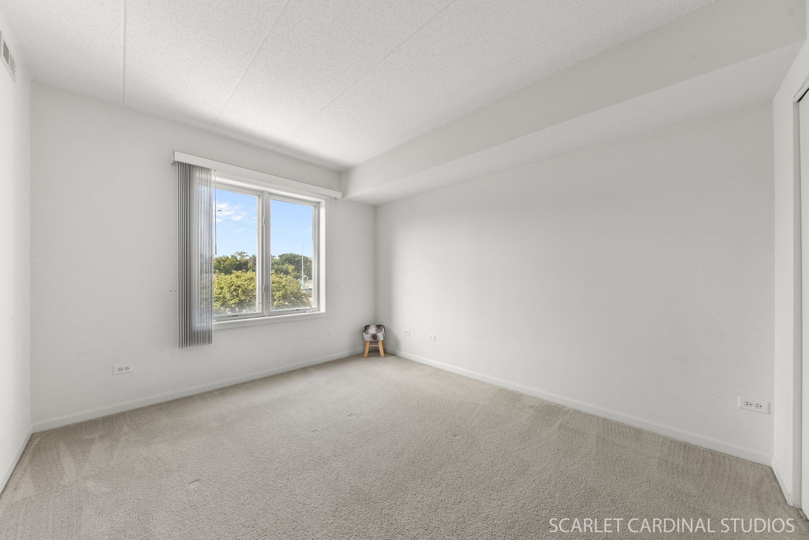 201 W Brush Hill Road #107, Elmhurst, IL 60126