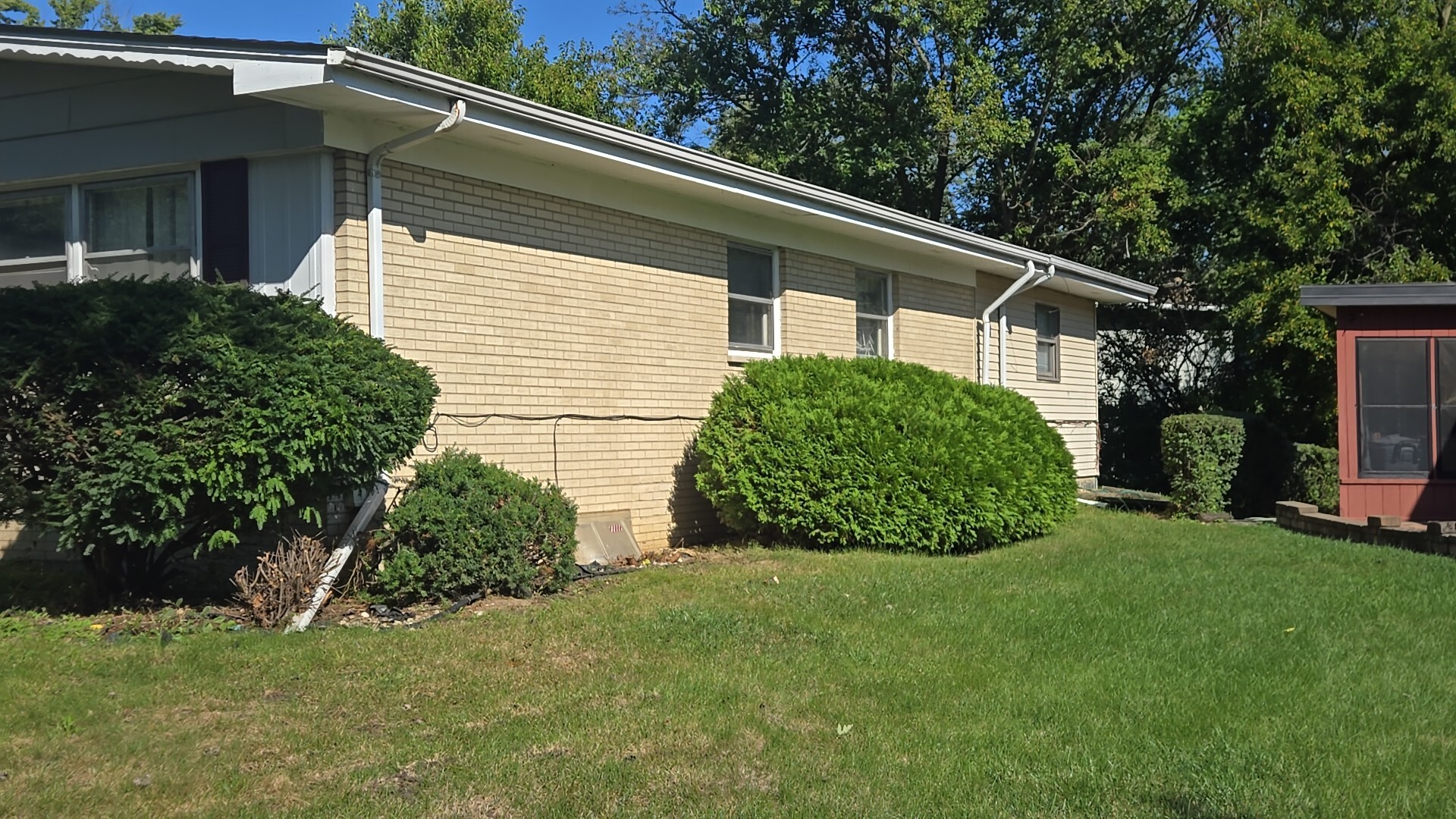 220 N Park Drive, Glenwood, IL 60425