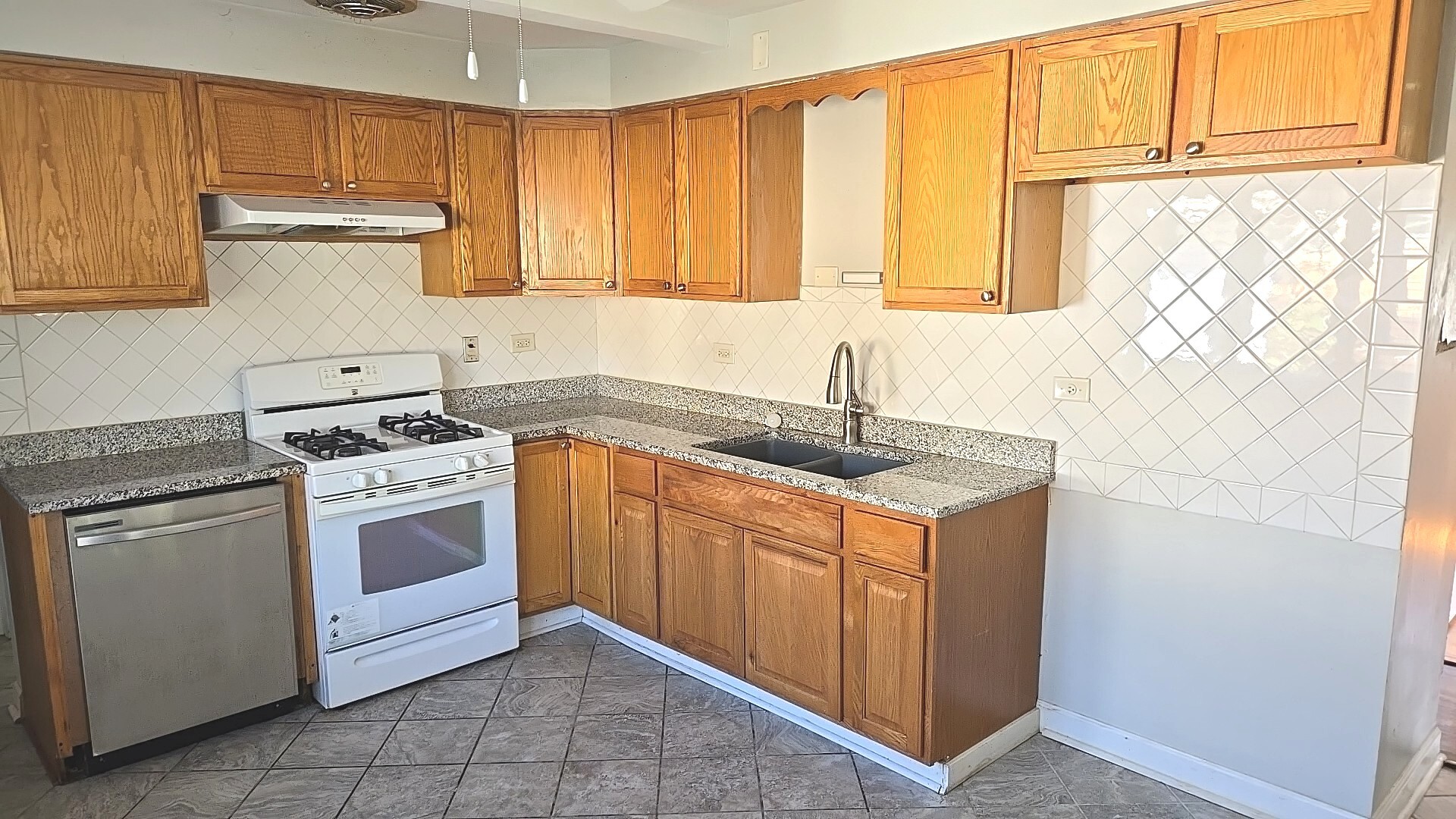 220 N Park Drive, Glenwood, IL 60425