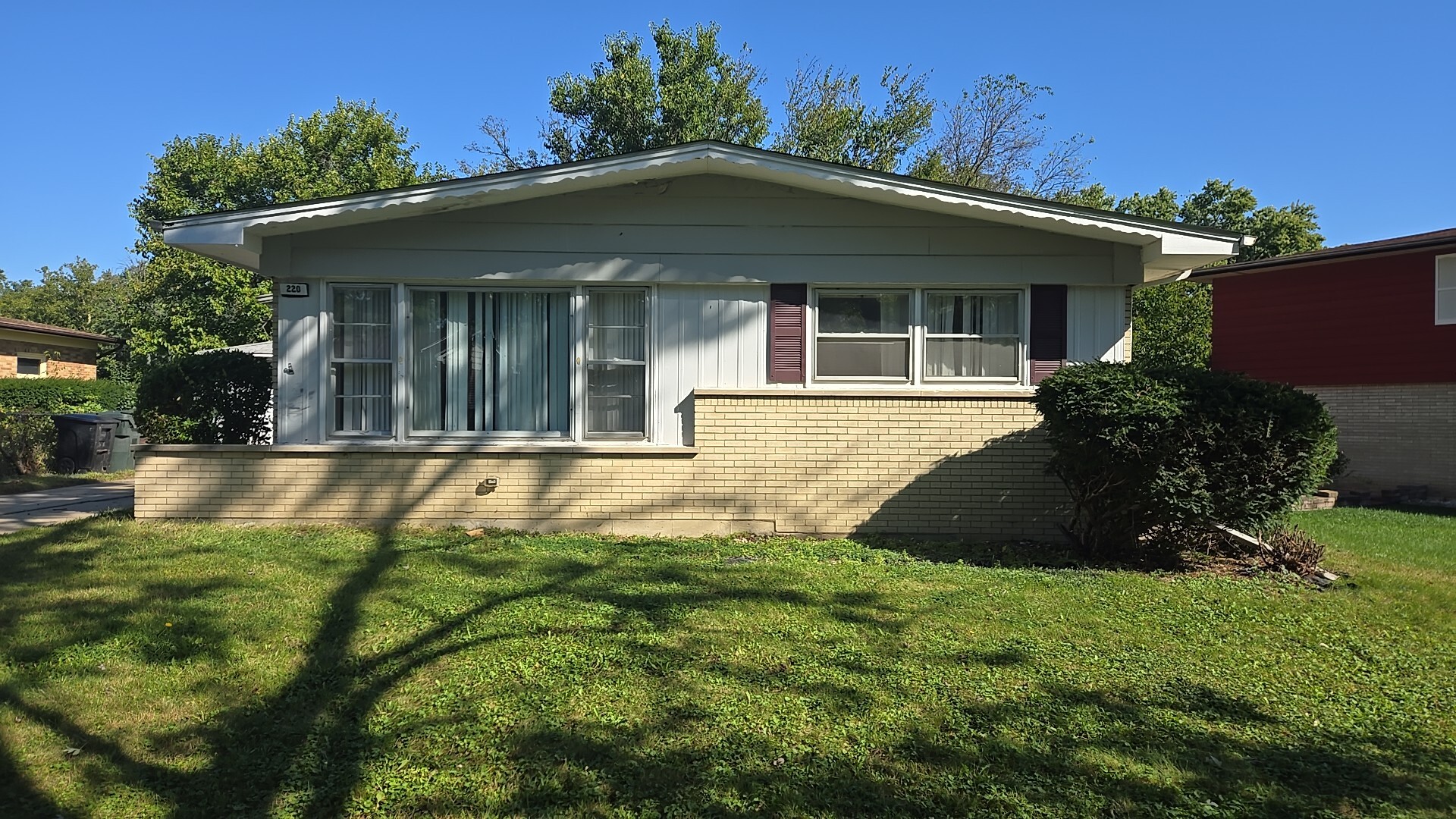 220 N Park Drive, Glenwood, IL 60425