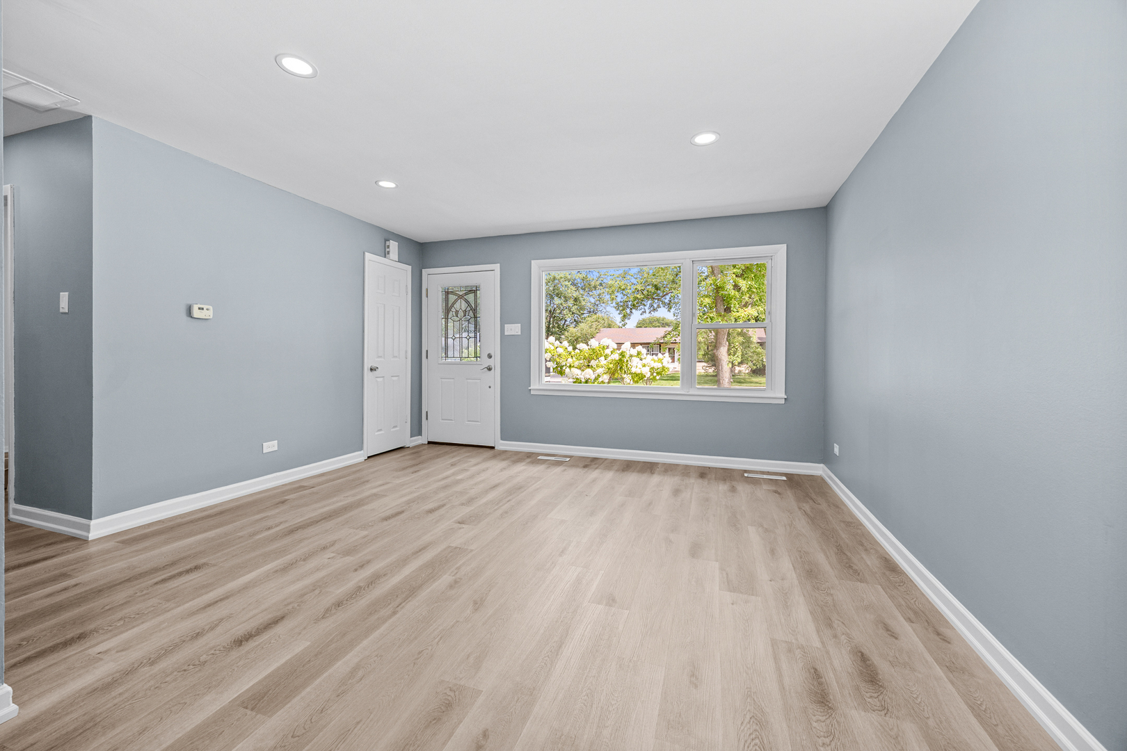 6640 Peach Tree Street, Hanover Park, IL 60133