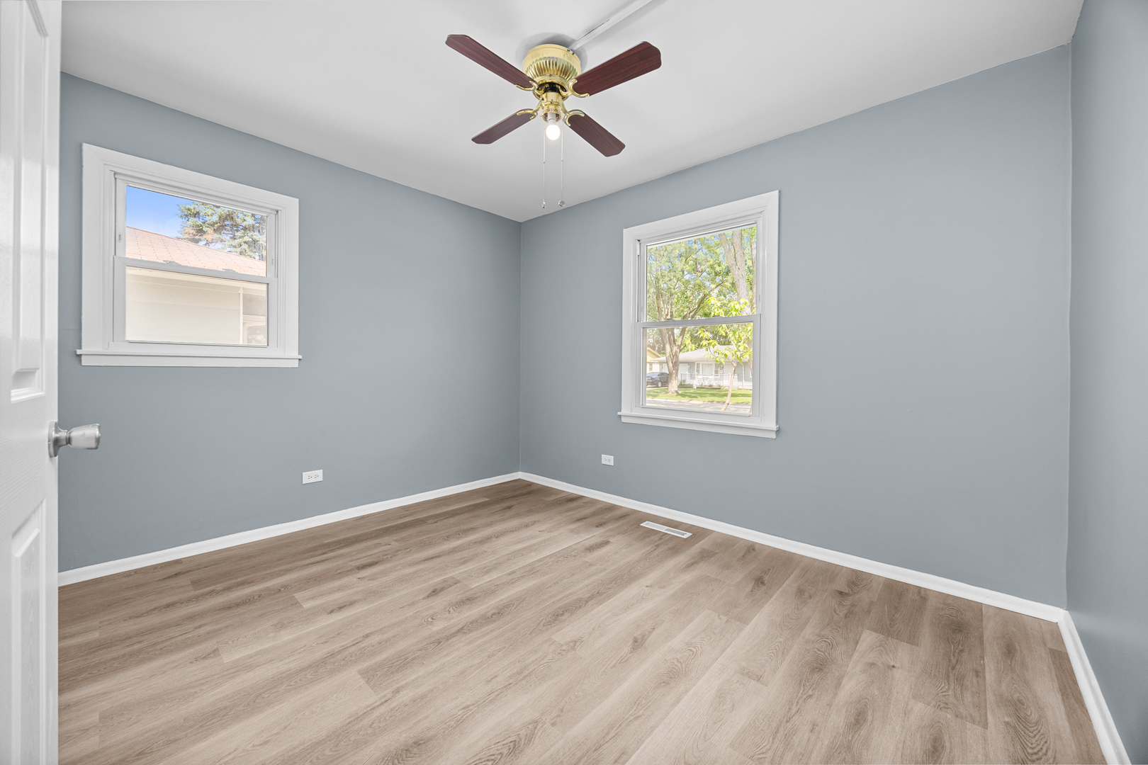 6640 Peach Tree Street, Hanover Park, IL 60133