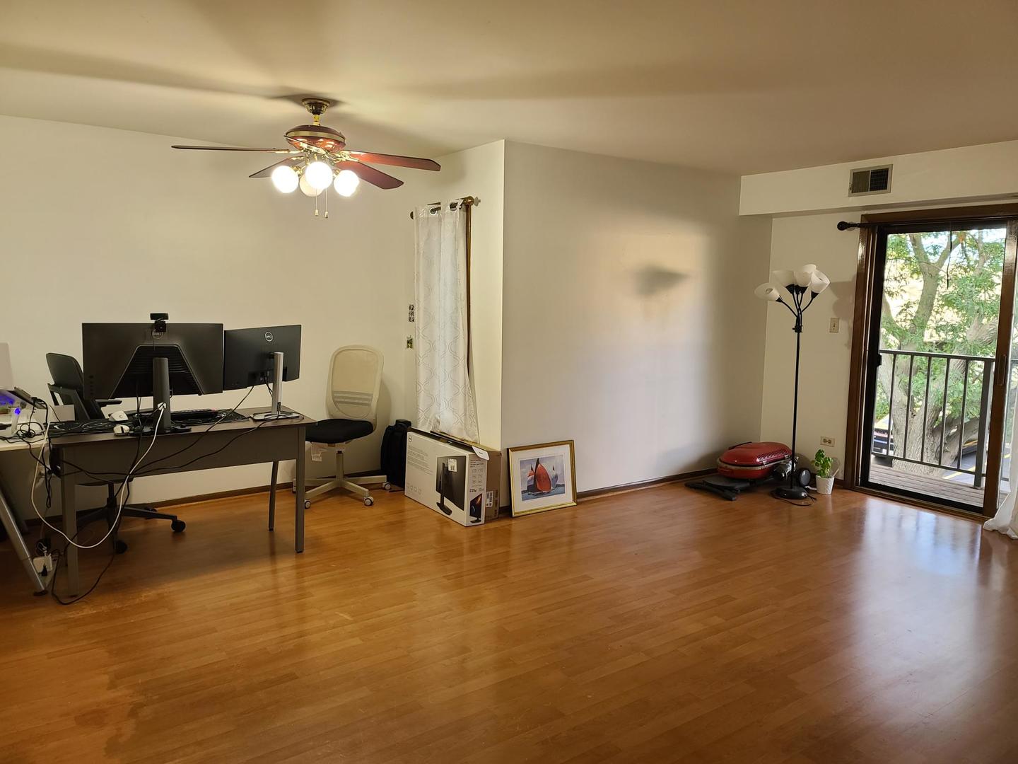 817 Oakton Street #201, Elk Grove Village, IL 60007