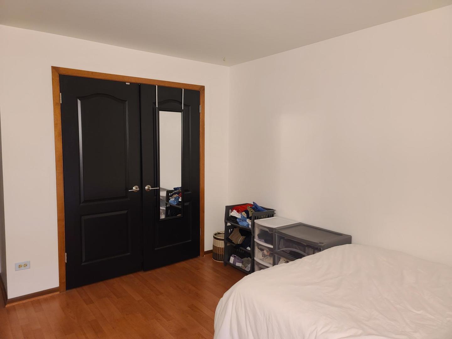 817 Oakton Street #201, Elk Grove Village, IL 60007