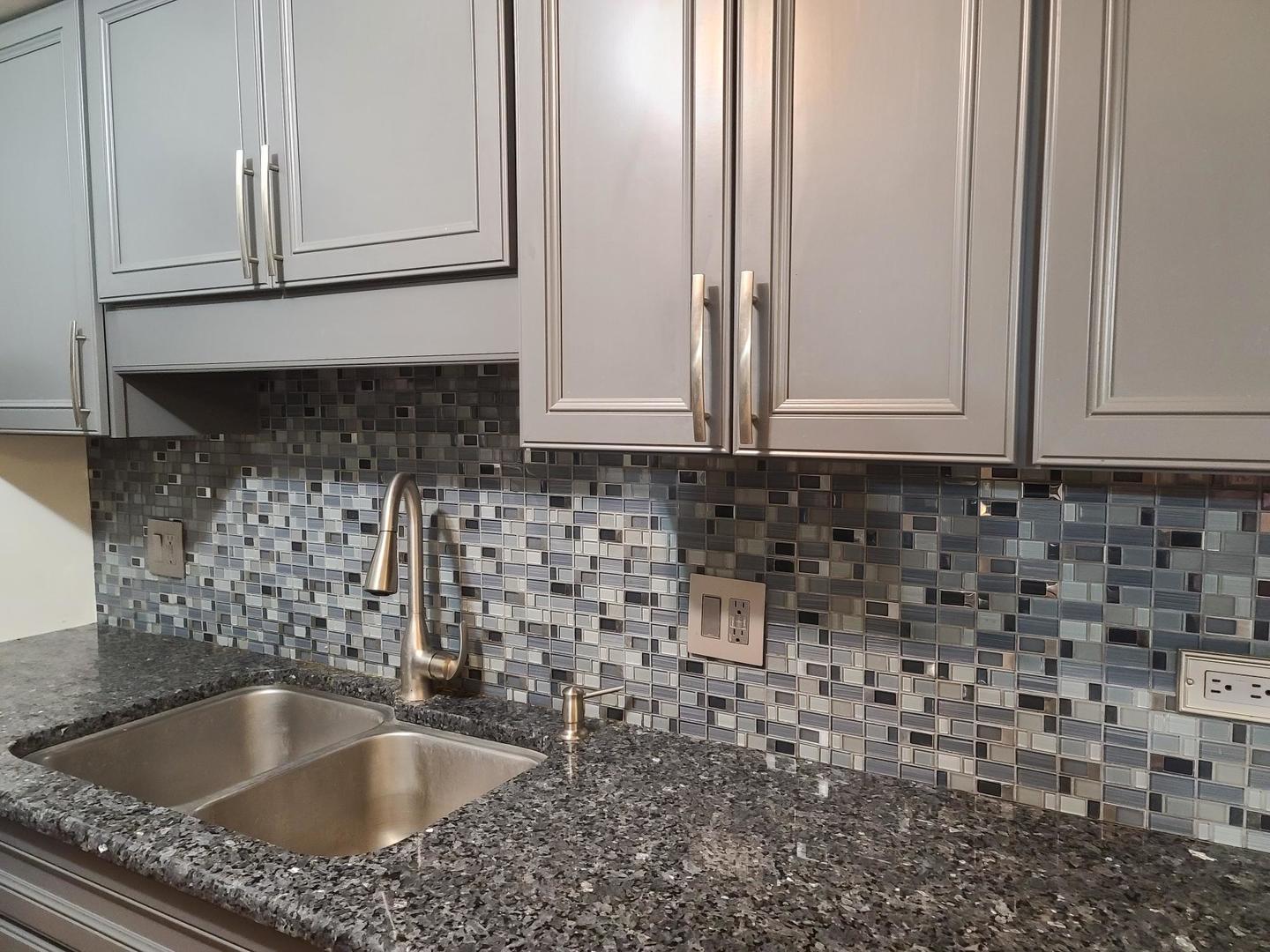 817 Oakton Street #201, Elk Grove Village, IL 60007