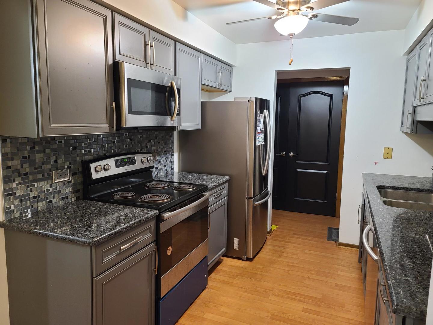 817 Oakton Street #201, Elk Grove Village, IL 60007