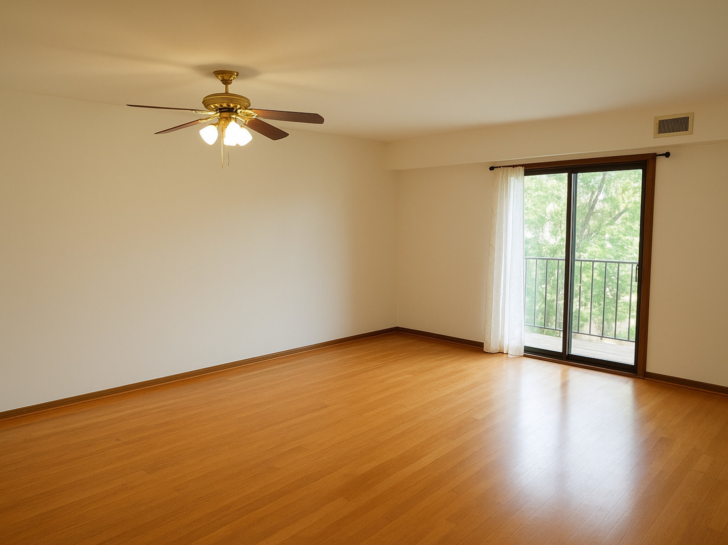 817 Oakton Street #201, Elk Grove Village, IL 60007