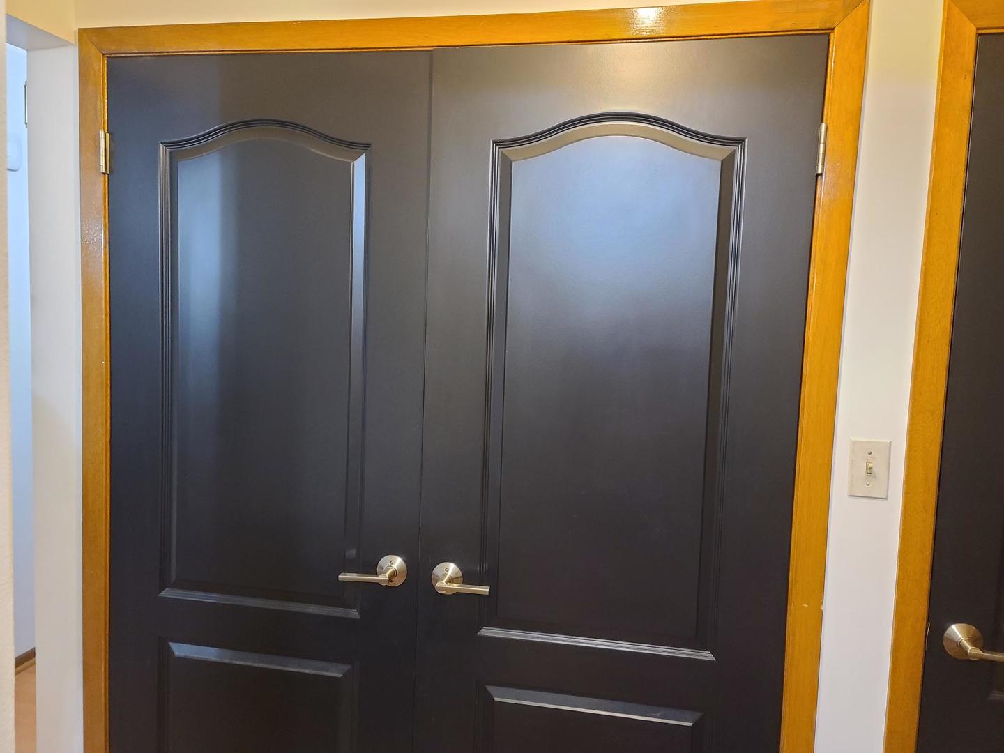 817 Oakton Street #201, Elk Grove Village, IL 60007