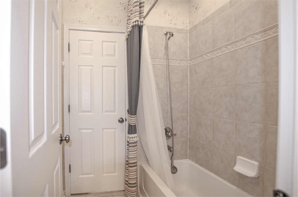 2481 Hearthstone Drive, Hampshire, IL 60140