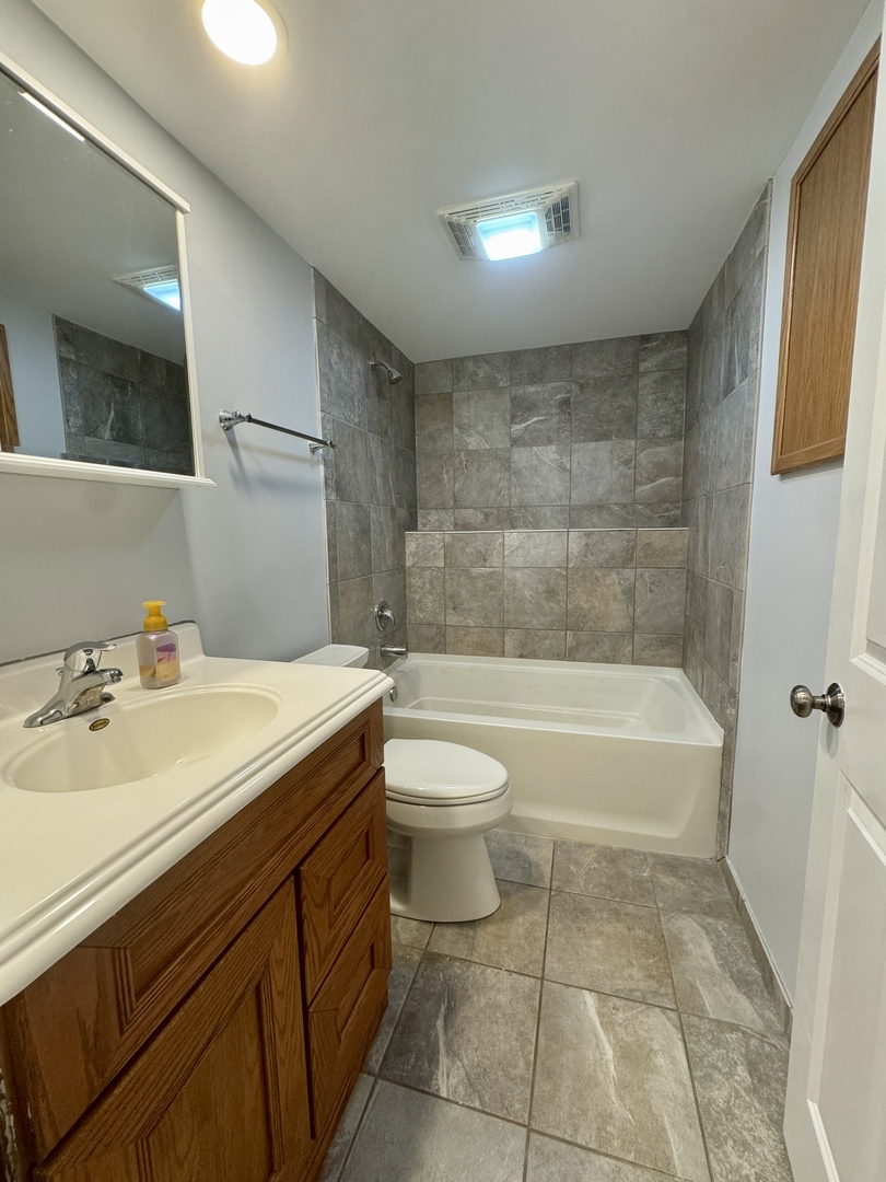 378 Pierce Street, Gilberts, IL 60136