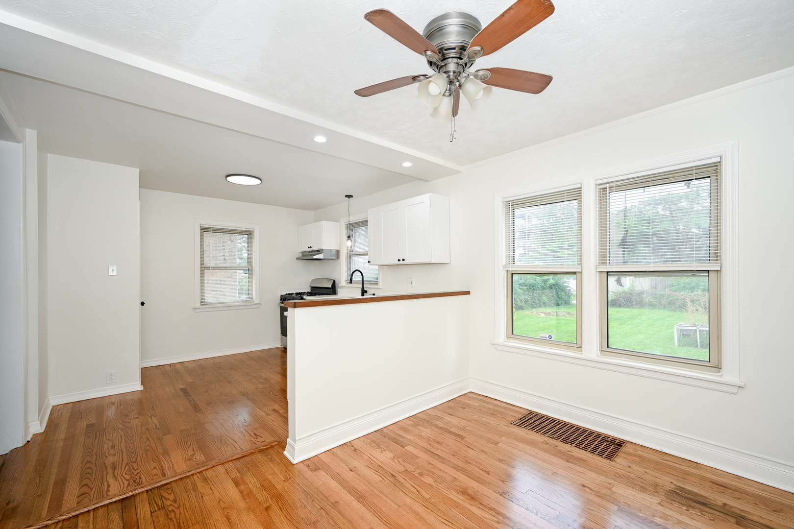 14322 S Wentworth Avenue, Riverdale, IL 60827